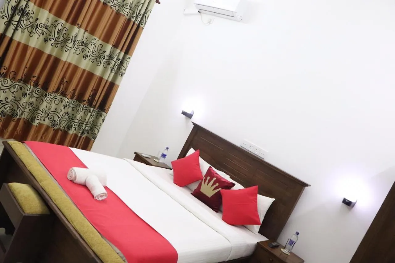 Ryan Residence & Restaurant Negombo Hotell