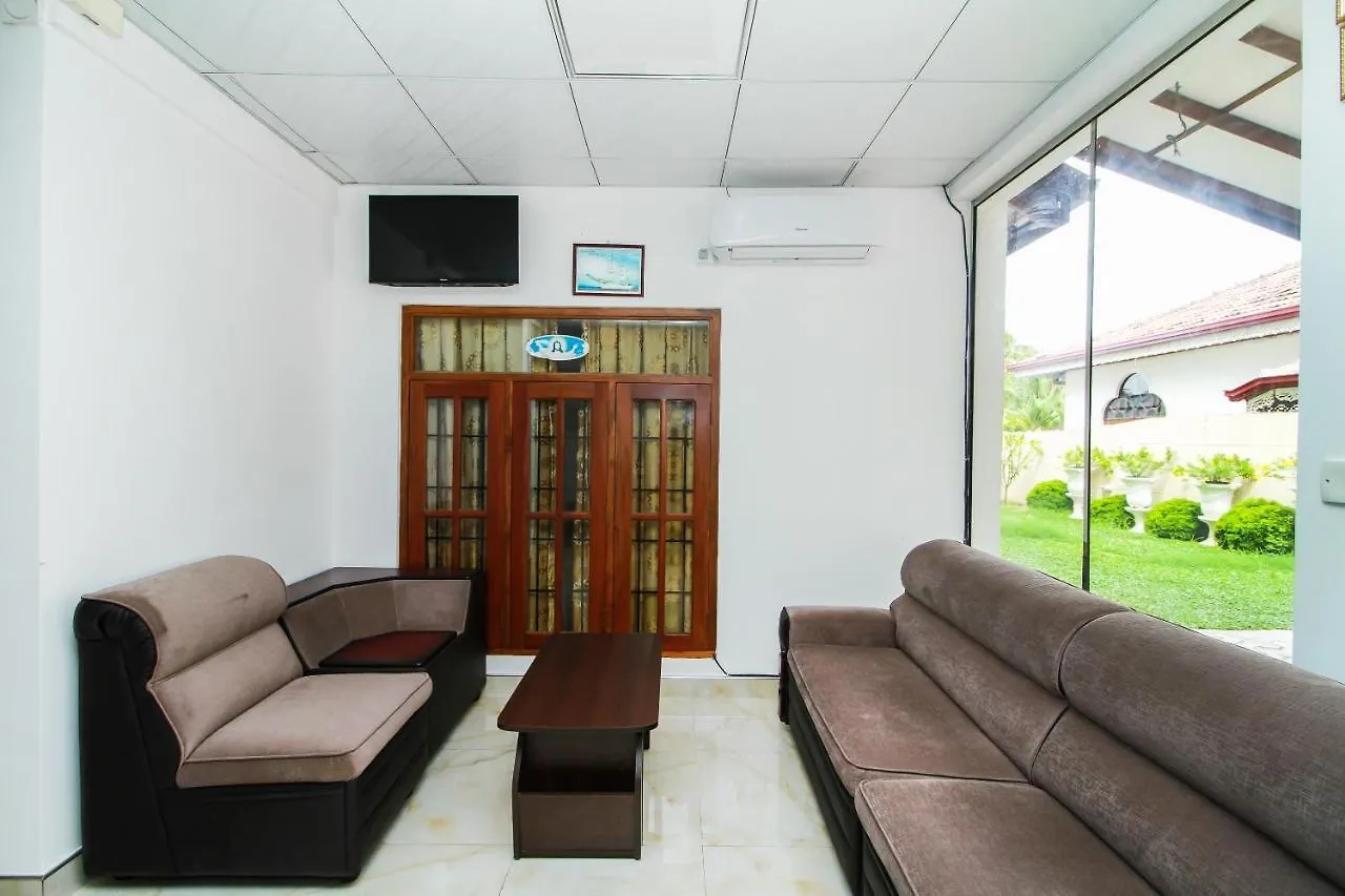 Ryan Residence & Restaurant Negombo
